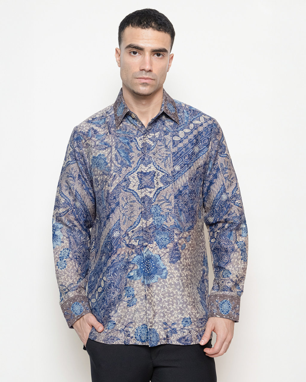 Hand-Drawn Batik Shirt With Buket Lereng Seling Udan Liris Pattern