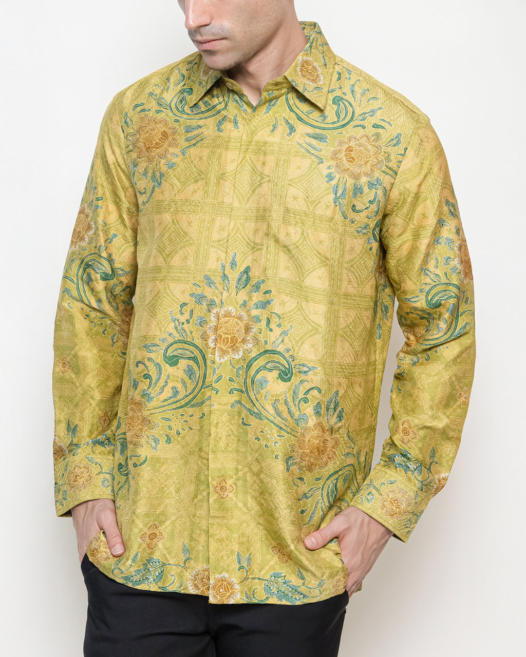 Hand-Drawn Batik Shirt With Junjung Drajat Pattern