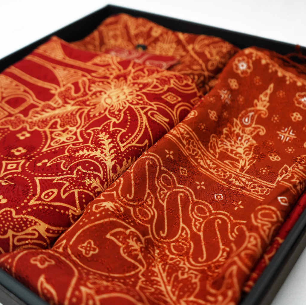 Christmas Hampers B (Red + Mocca Gradation)