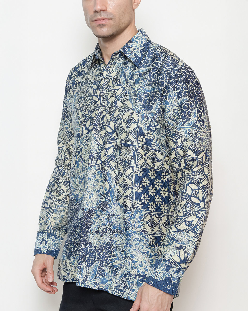 Hand-Drawn Batik Shirt With Buket Lereng Seling Tambal Kawung Pattern