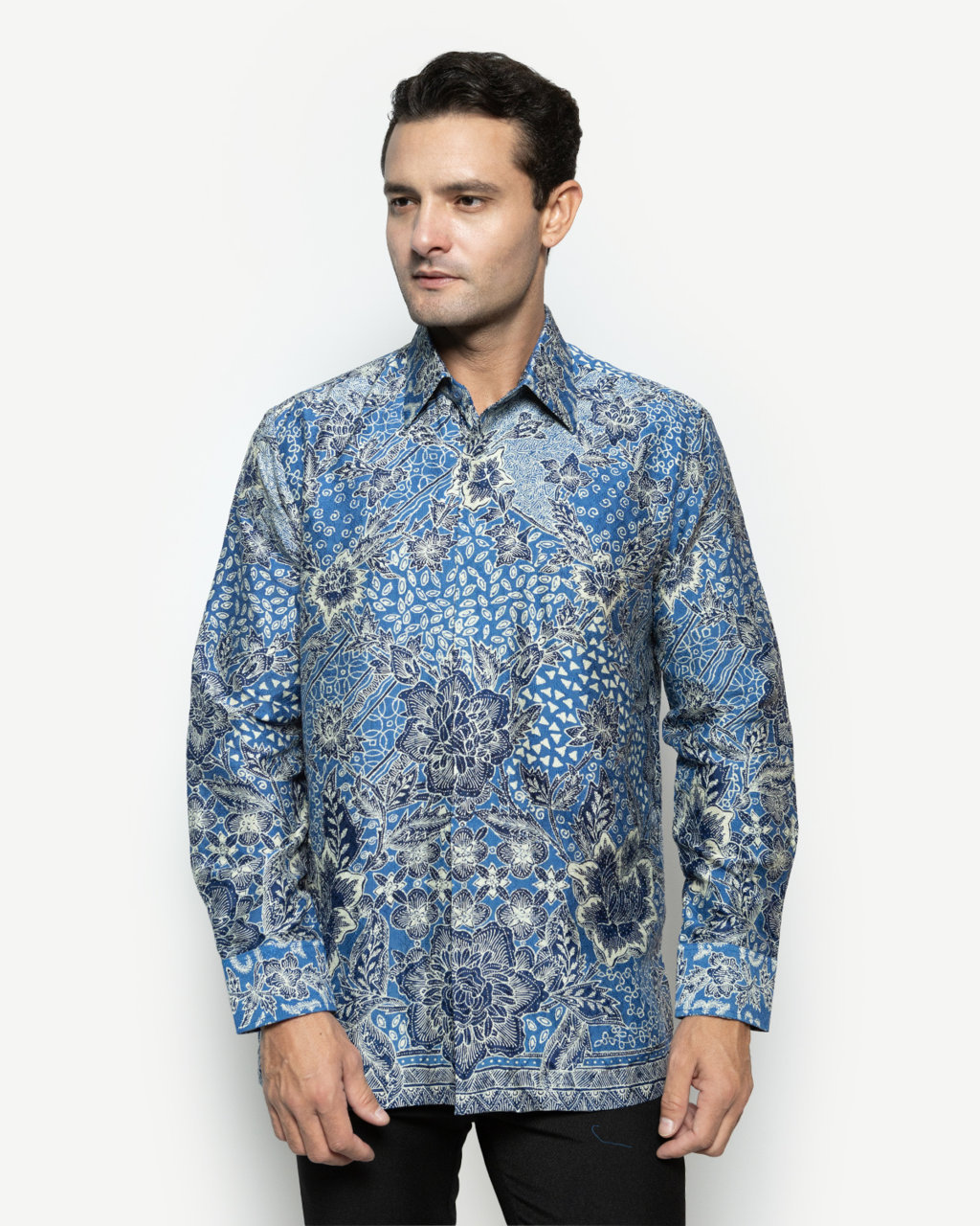 Hand-Drawn Batik Shirt With Sekar Jagat Mawar Eropa Pattern
