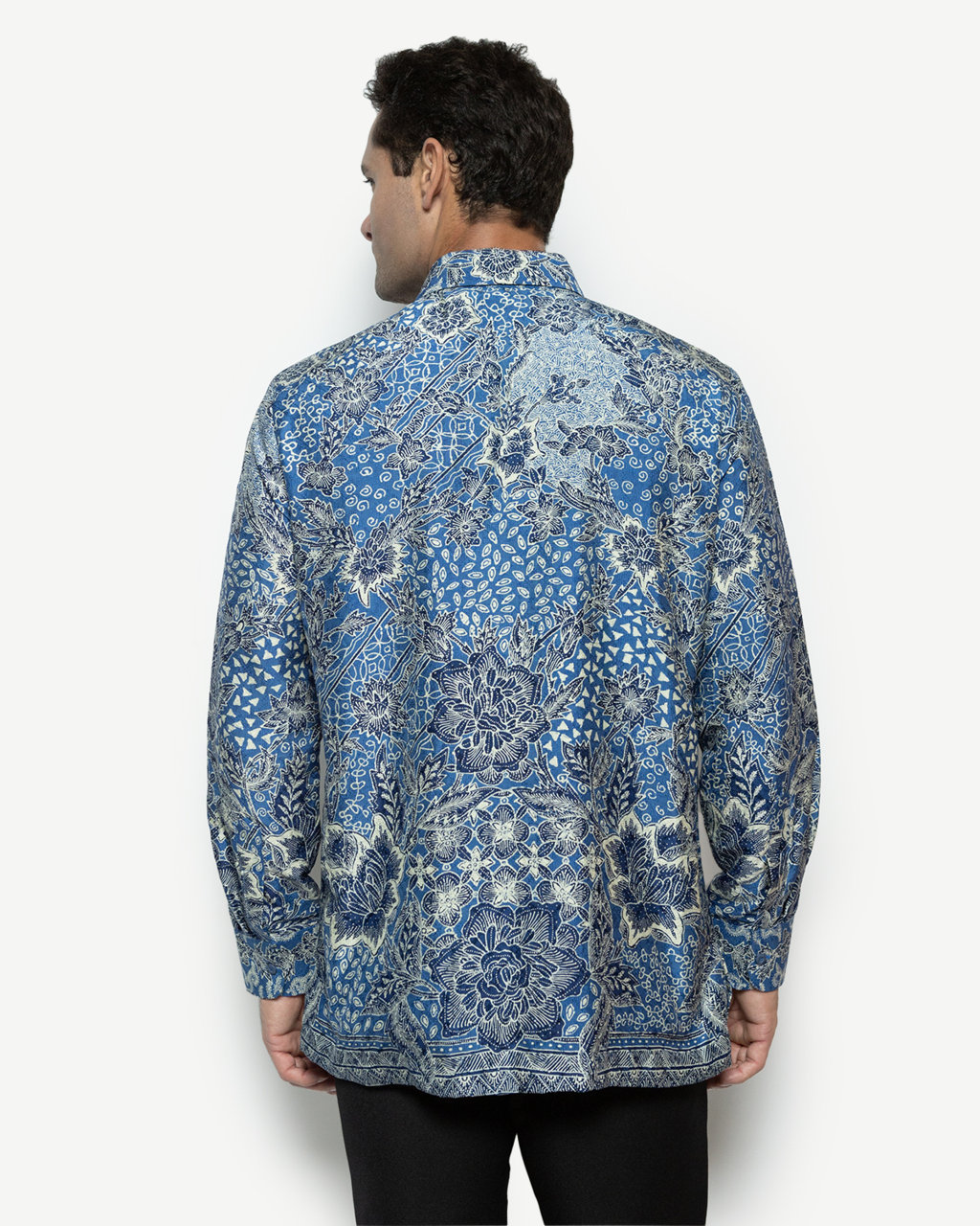 Hand-Drawn Batik Shirt With Sekar Jagat Mawar Eropa Pattern